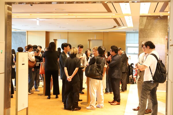 잠시라도 시간이 되면 참가자들은 모두 네트워킹 홀에 모여 상담과 교류를 이어갔다.